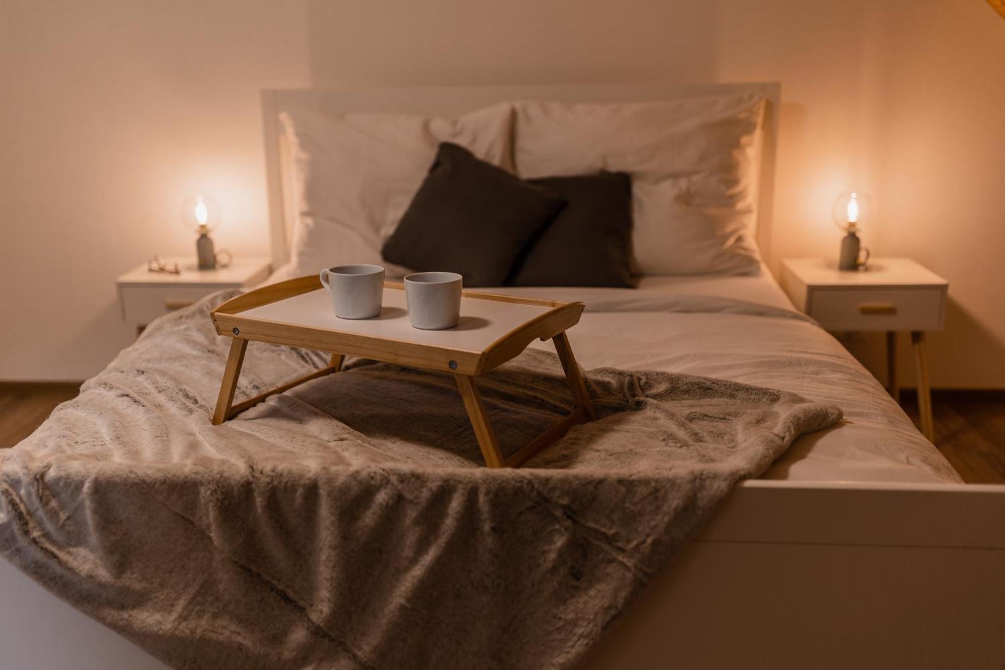 Romanticky Loft Parking U Hlavniho Nadrazi Оломоуц Екстер'єр фото