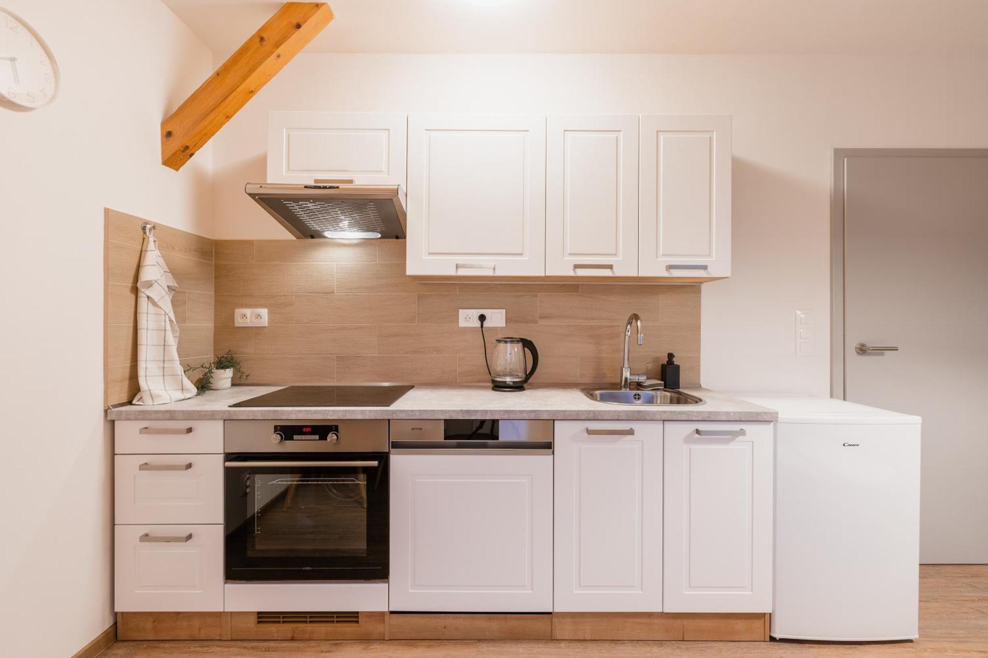 Romanticky Loft Parking U Hlavniho Nadrazi Оломоуц Екстер'єр фото